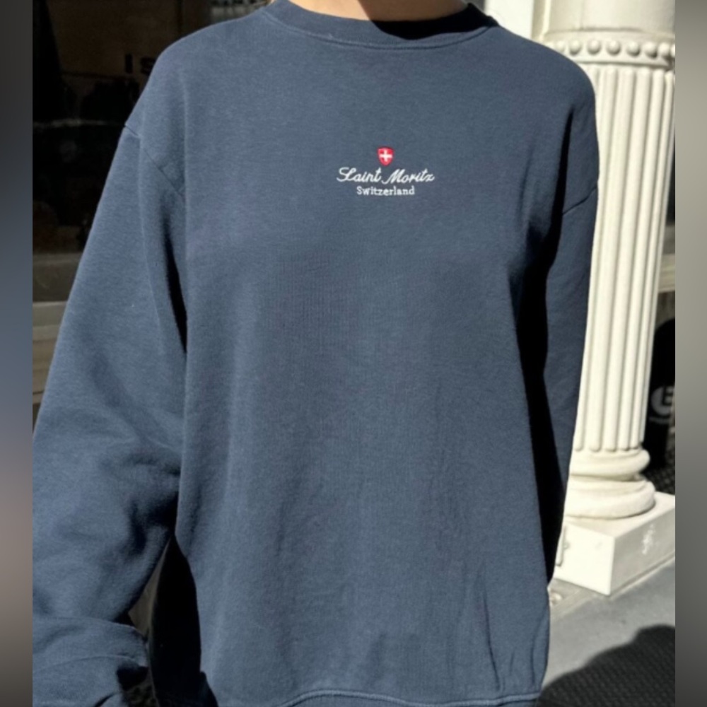 SUPER RARE brandy melville crewneck!